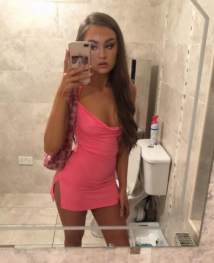 Petite brunette Chloe