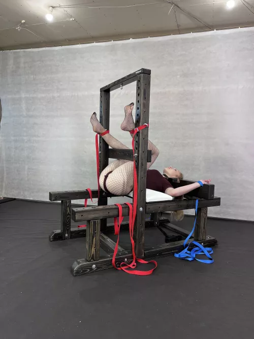 Play with me pleaseee