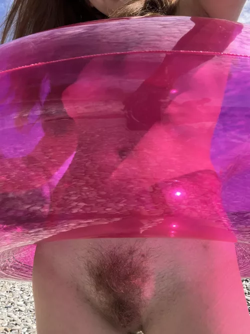 Shall we go to the beach together?