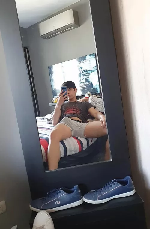 take a seat here while screaming dracarys 🔥 for me 😂