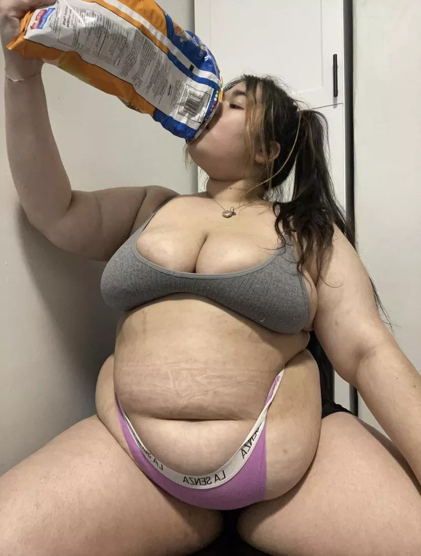 thanking this subreddit for 5k followers💗