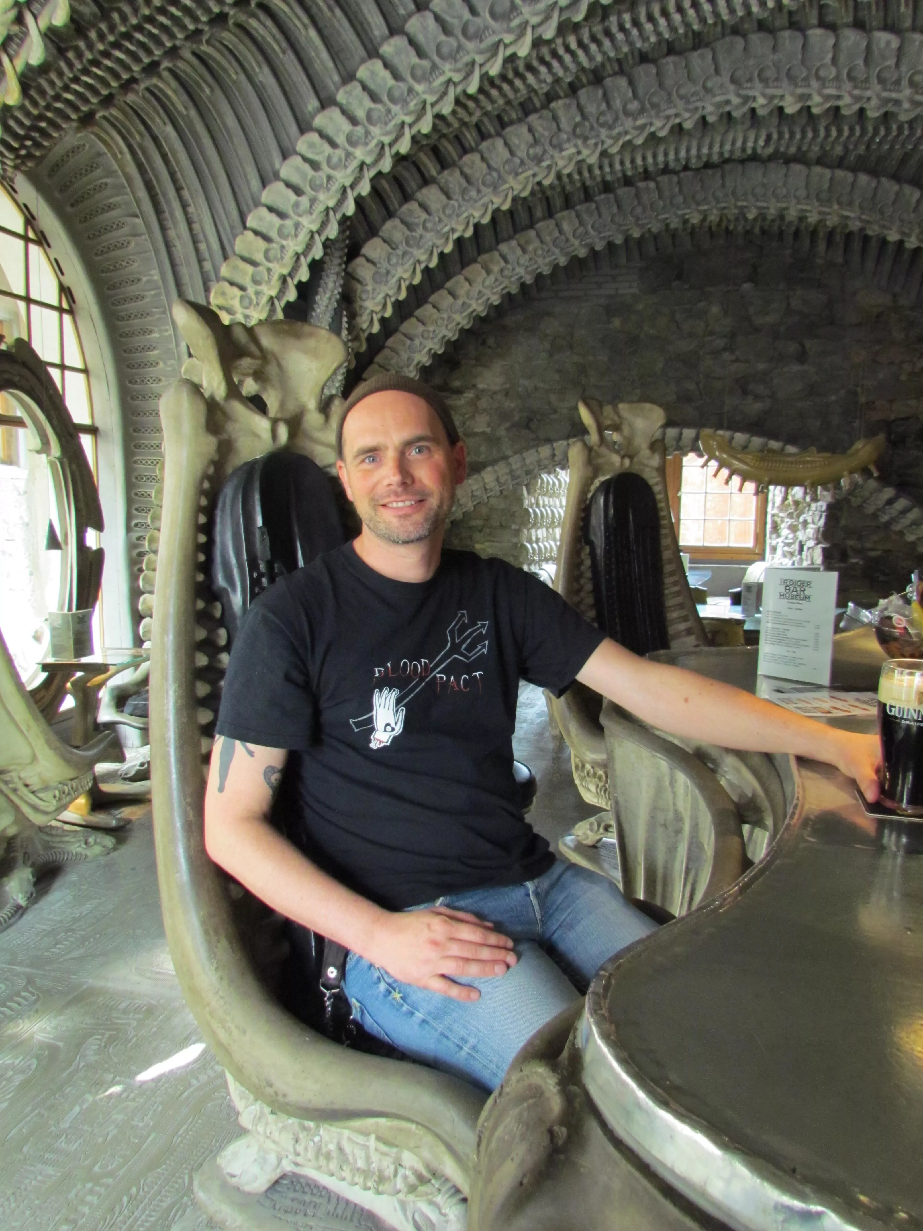 weekend's here, time to make holiday plans to my favorite bar.