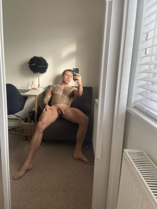 Who’s going to serve daddy and his cock?