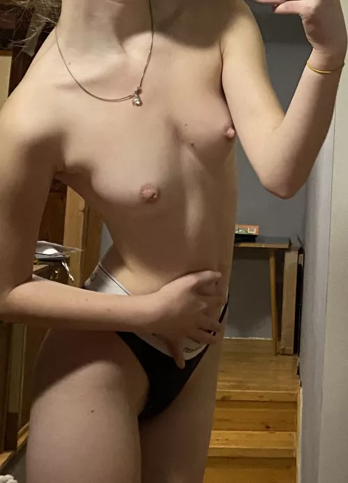 With or without panties ?🍒🍑