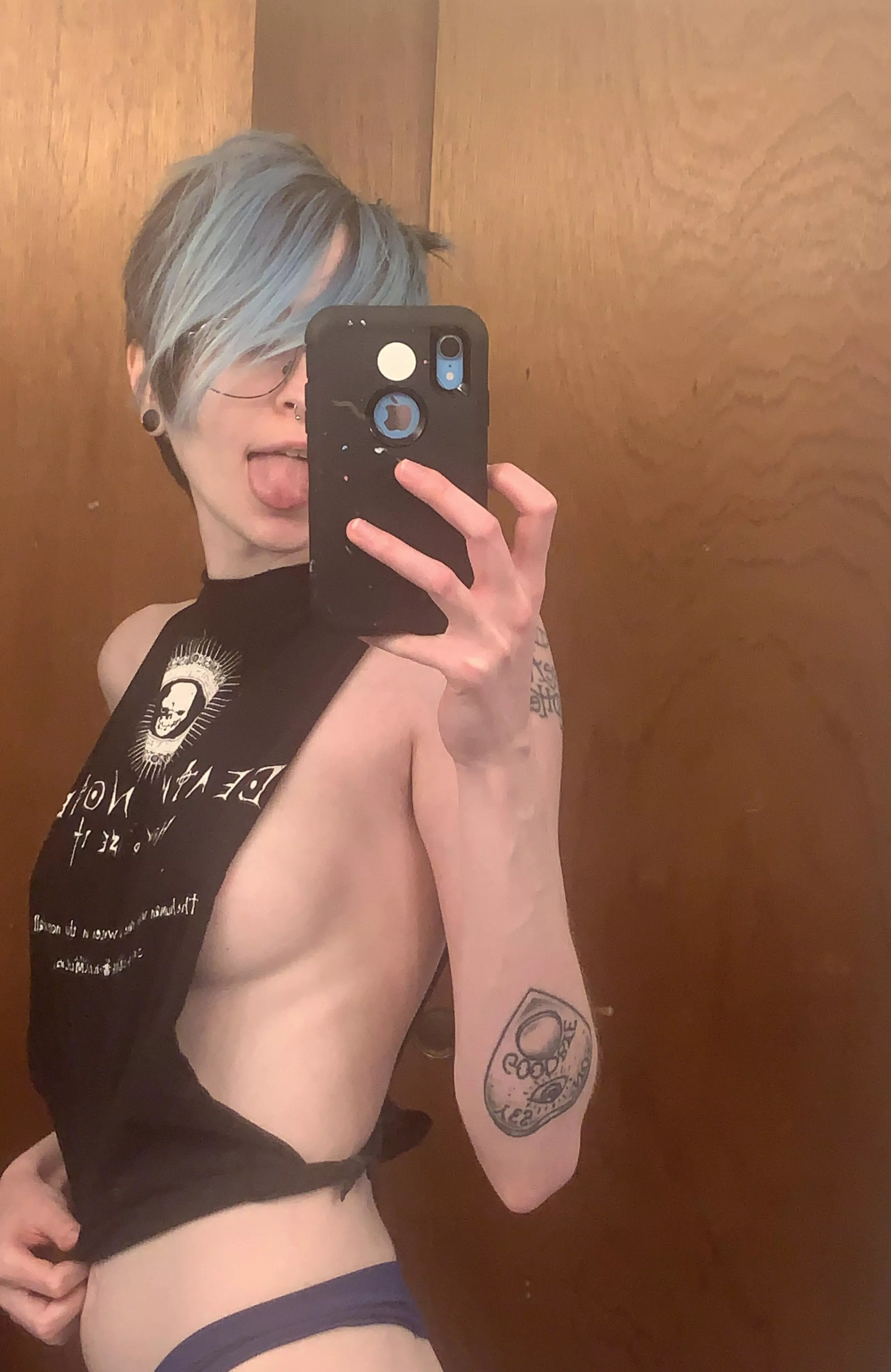 wondering if i could get away with wearing this top to a concert 👀🖤