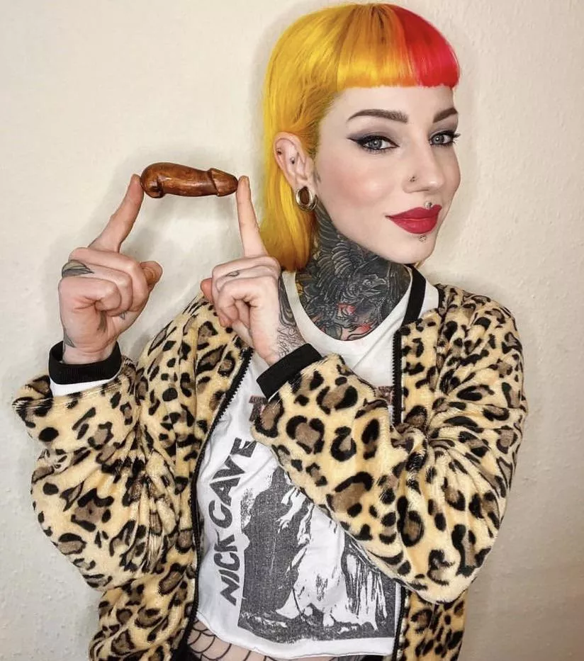 You can only upvote if you’re a small clit loser. Do it and I might drop you a surprise In 💬 😈🤏