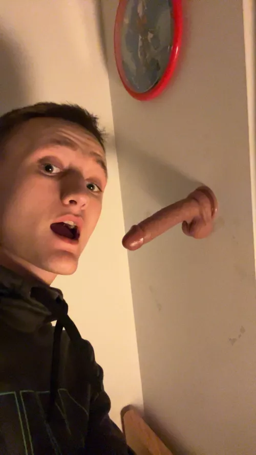 18m hmu to be my big bro under 25 younger the better