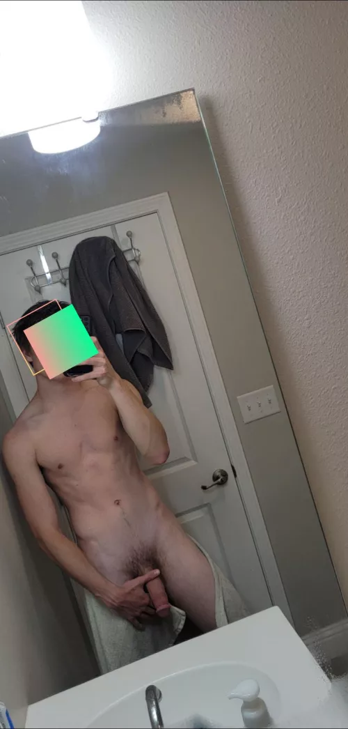 19 yo top looking for some 🔥shower sex 🥵 snap: jsjsgofjdj