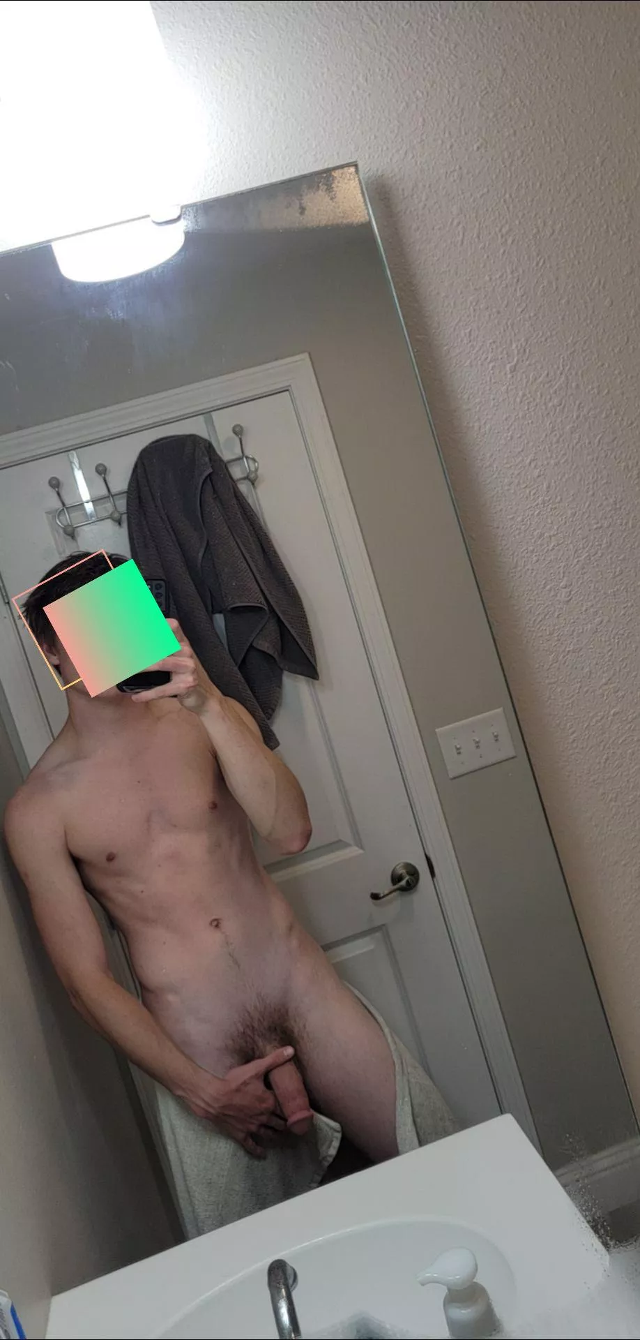 19 yo top looking for some 🔥shower sex 🥵 snap: jsjsgofjdj