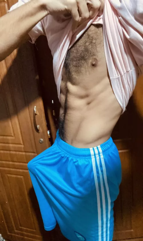 24 M Fit muscular hairy dude here looking for a twink or a femboy to help me cum snap Daland010