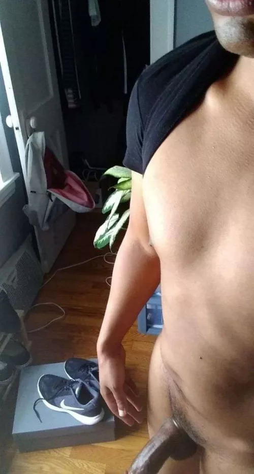 [32] half Black half Latino top seeking long term submissive bottom. verbal and CNC required non negotiable. Fem/smooth/slim preferred. cock in profile