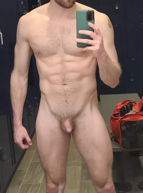 anyone like to compare with fit small dudes?