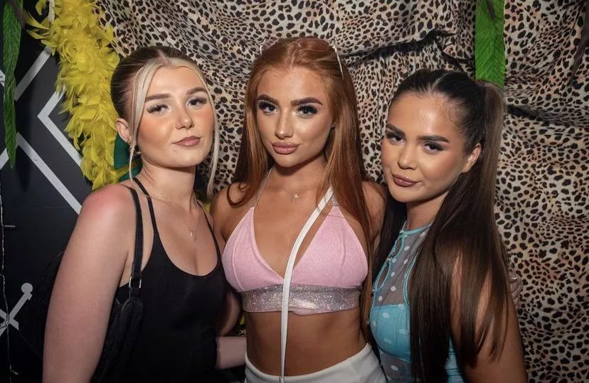 blonde brunette or ginger? 🤤