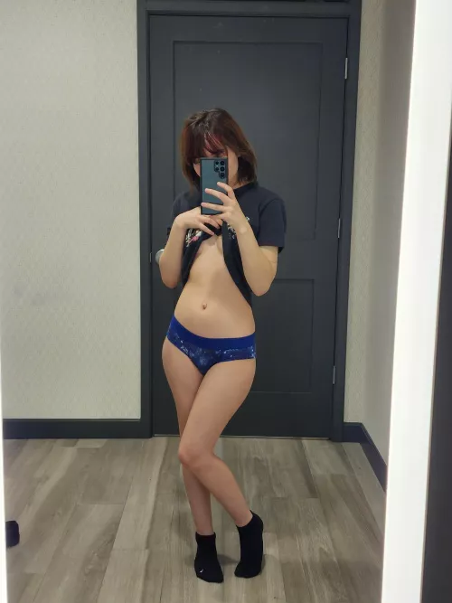 can't go into a changing room without taking a few pictures