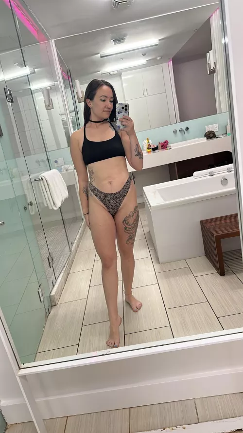 Dad bods make me extra horny in the morning