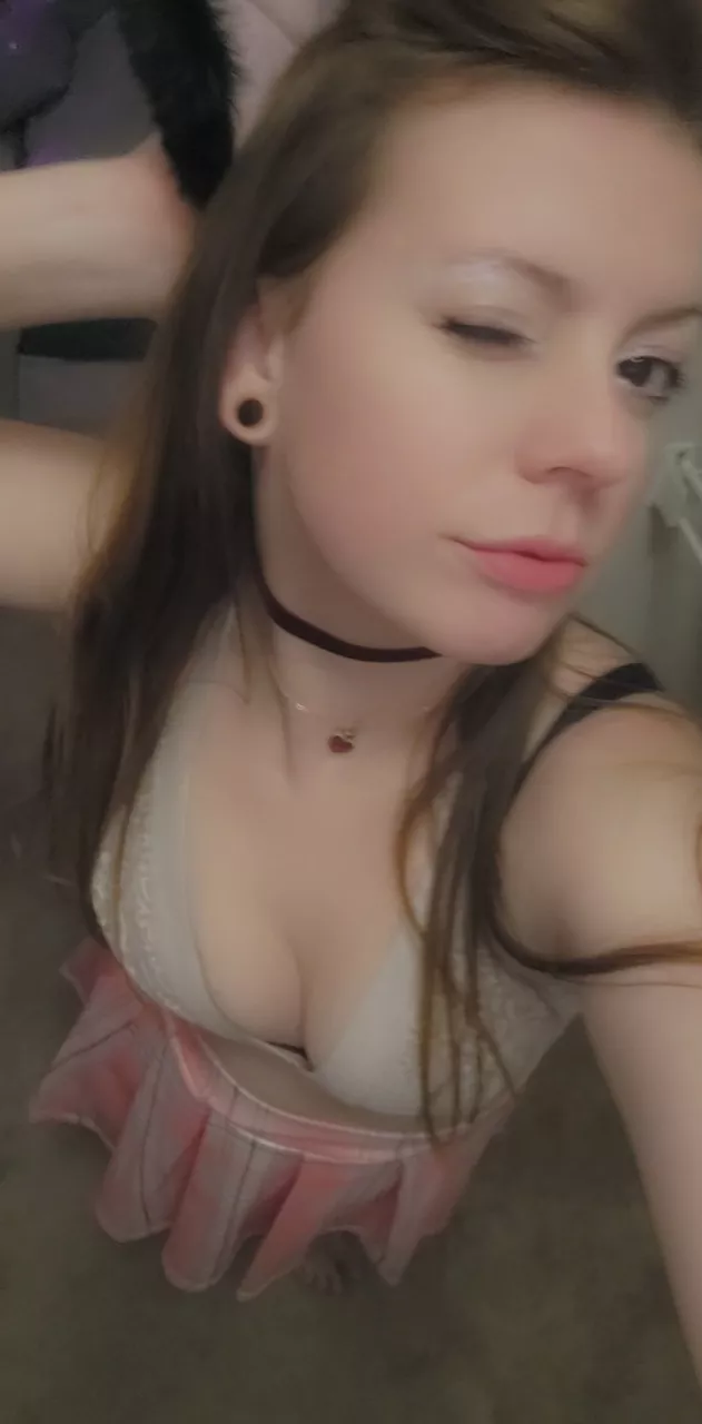 Do you like small real boobs or fake big ones? [lilraysunshine]