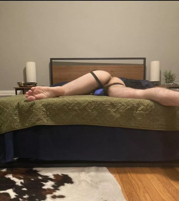 Does anyone else have a kink about waking up with a guy already fucking them? It’s such a turn on to me but so niche