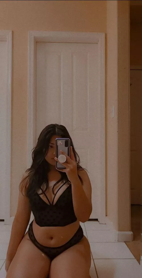 Does anyone like petite asians?