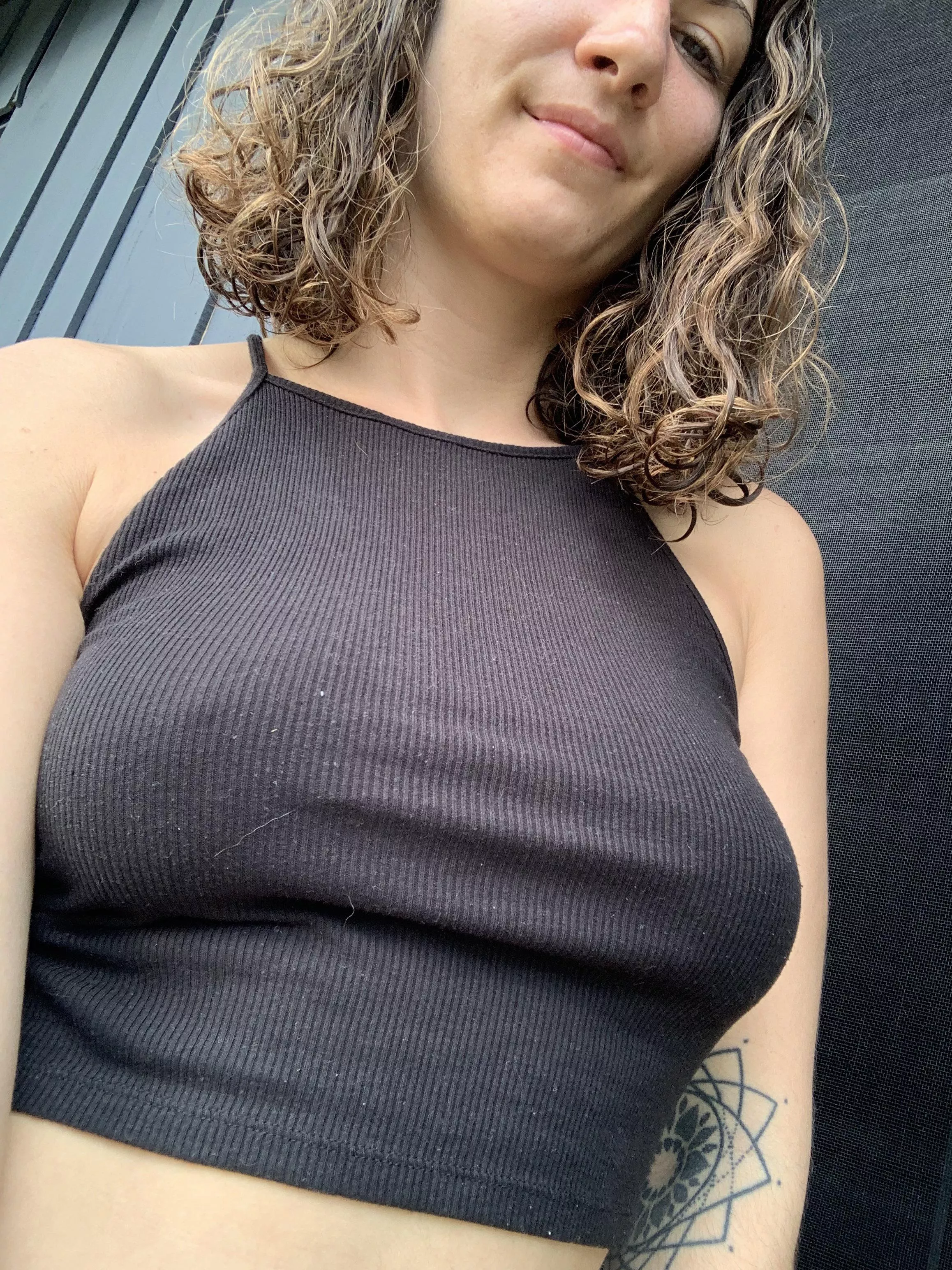 Feeling my best braless self 💁🏻‍♀️