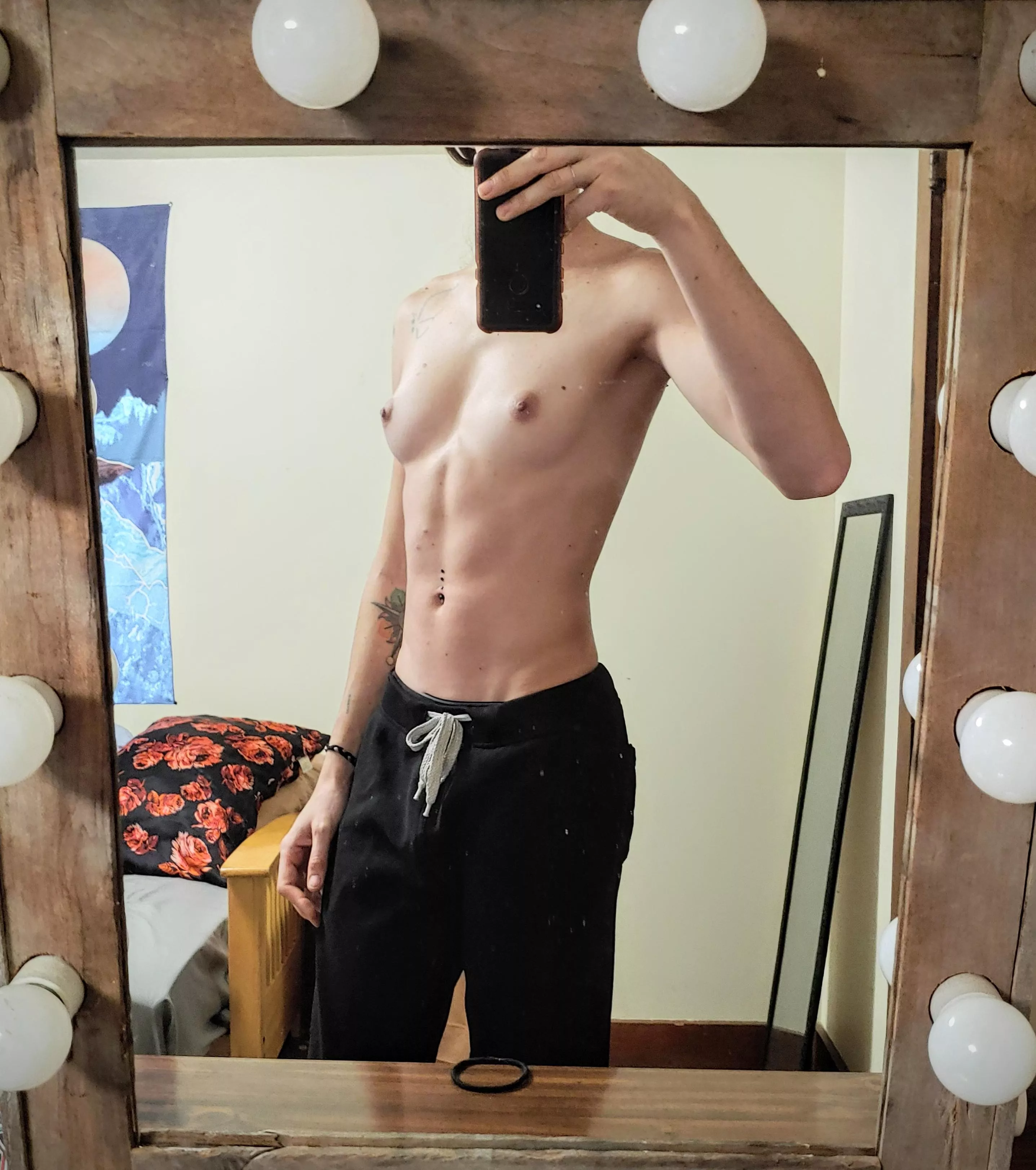 First time posting my tits in the internet. Anybody like non-binary bodies here?