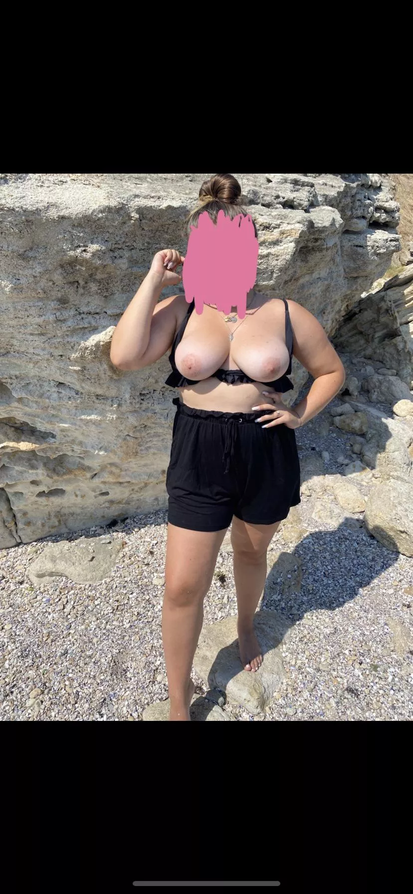 Flashing on the beach 😳