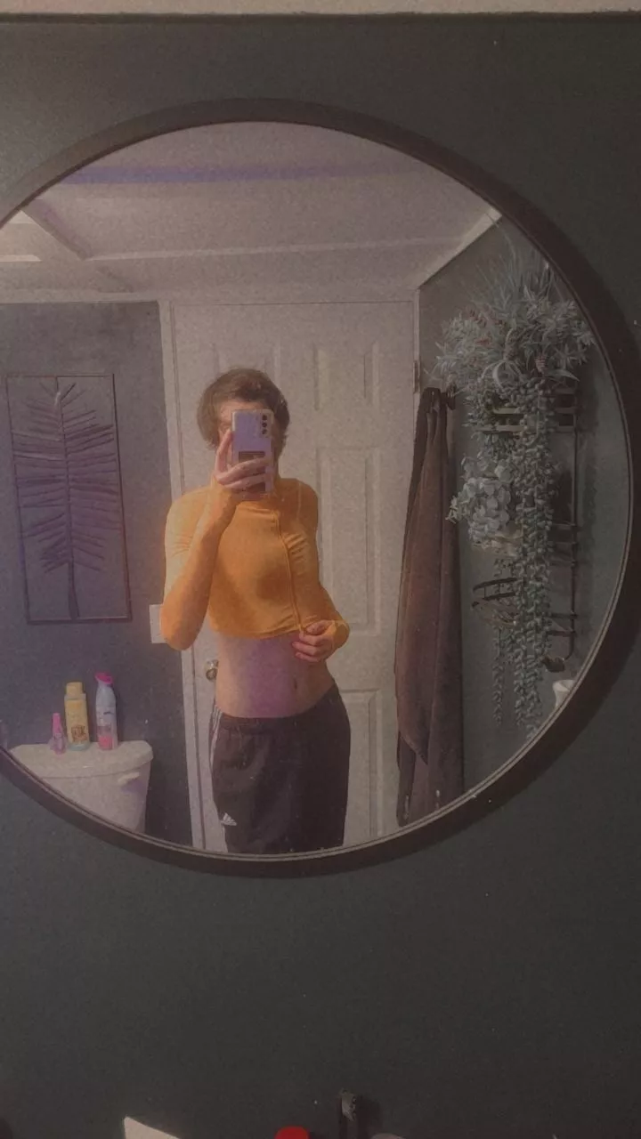 Good afternoon 😇 Here's some tummy for you!