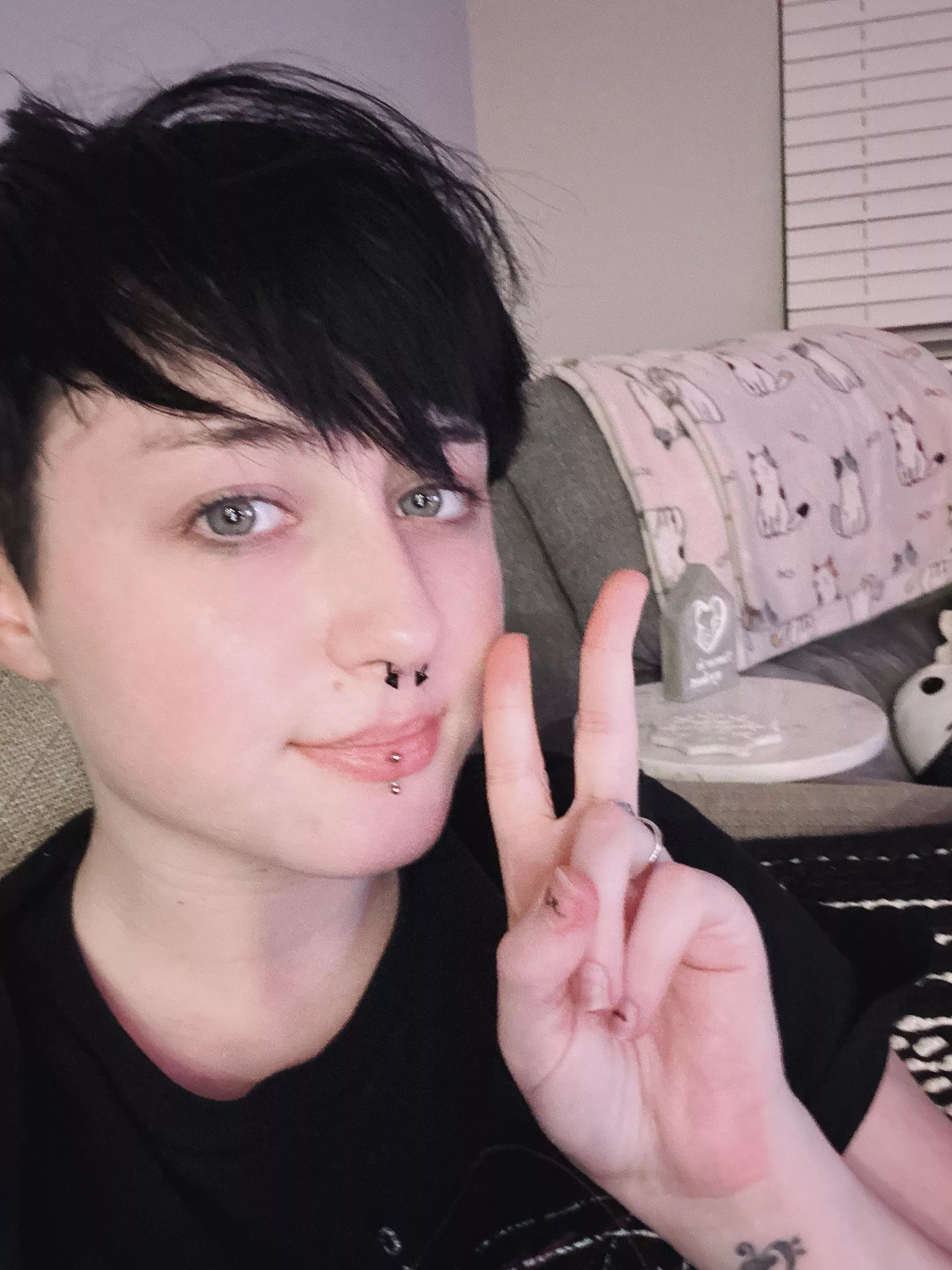 hi there :3 am I cute?