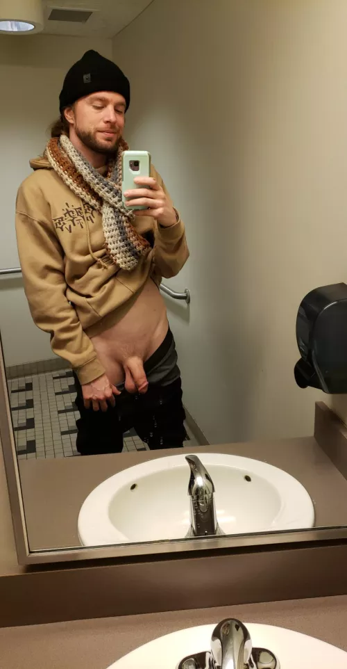 I have a thing for flashing in bathroom mirrors