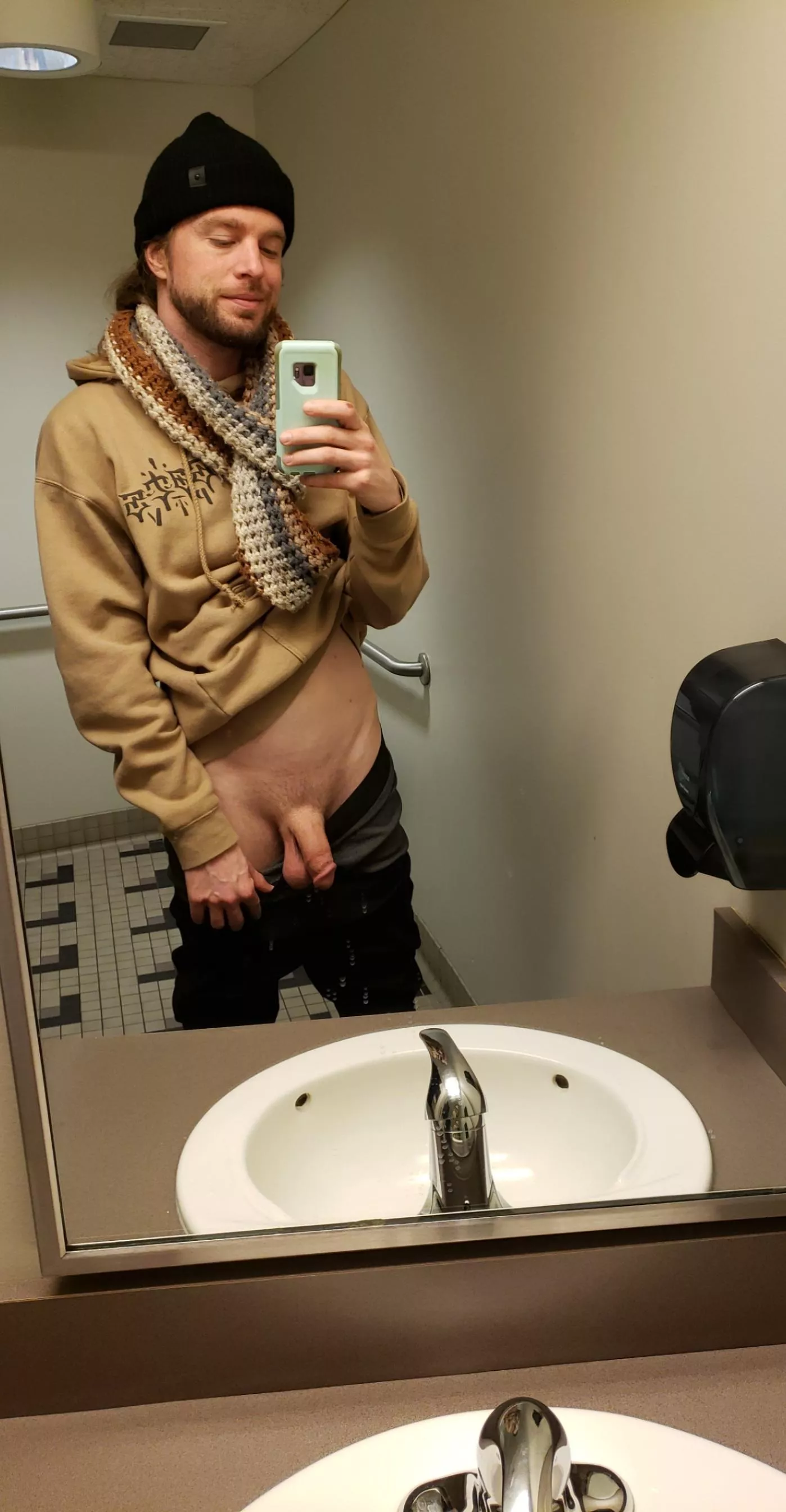 I have a thing for flashing in bathroom mirrors