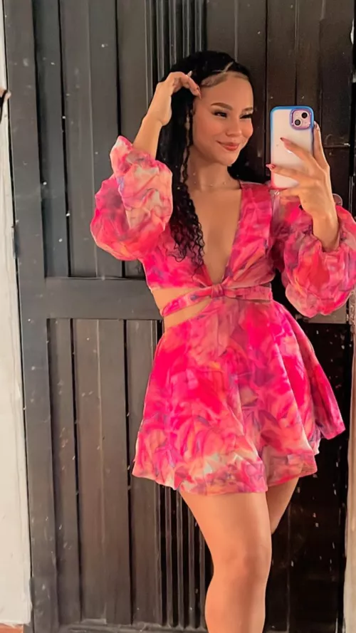 I love these colors! Hope it's not too revealing