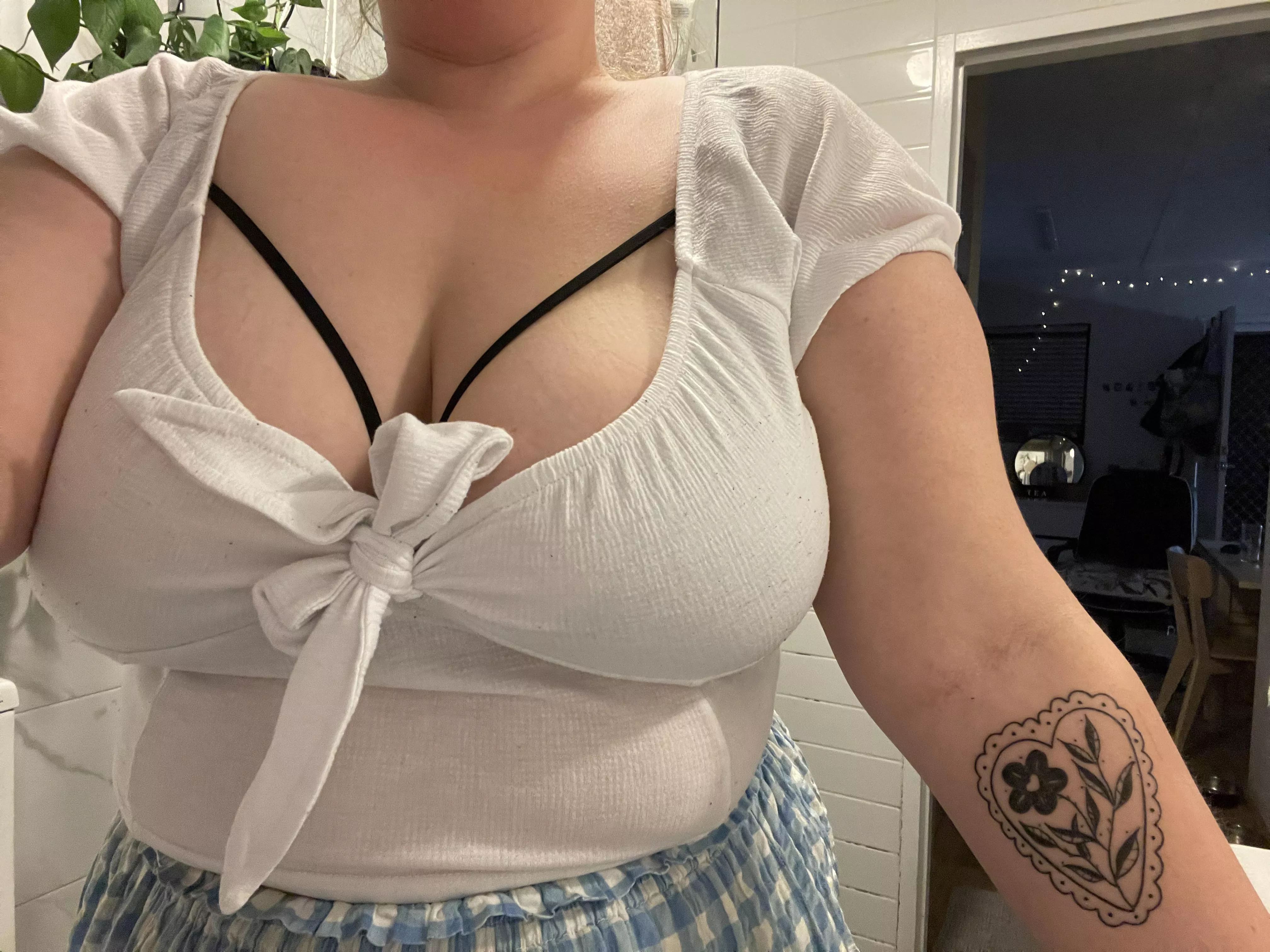 I’m bad at captions, here’s my boobs 👀