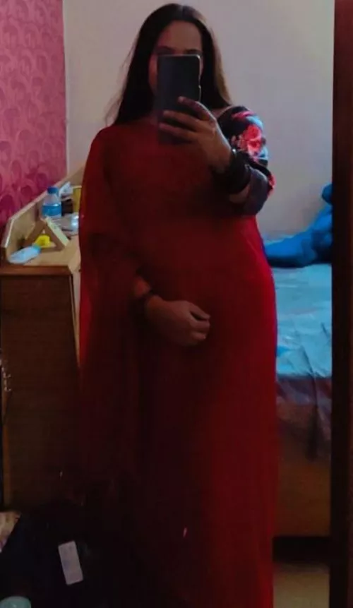 iski saree utarana fir bed pe iske saanth isse maje lena ..... 🤤🤤