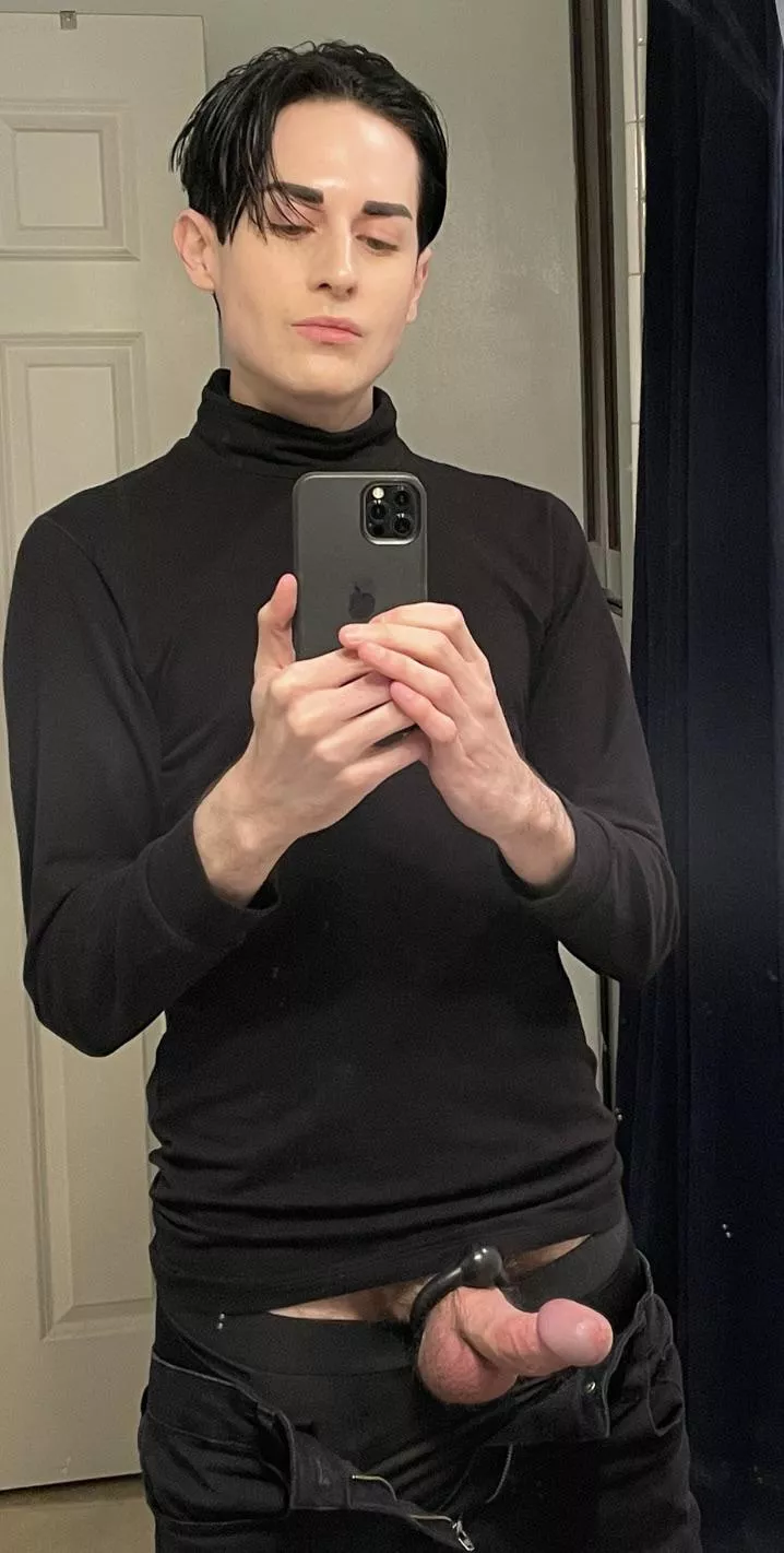 I’ve gone wild! First time posting a nude with my face 🙈