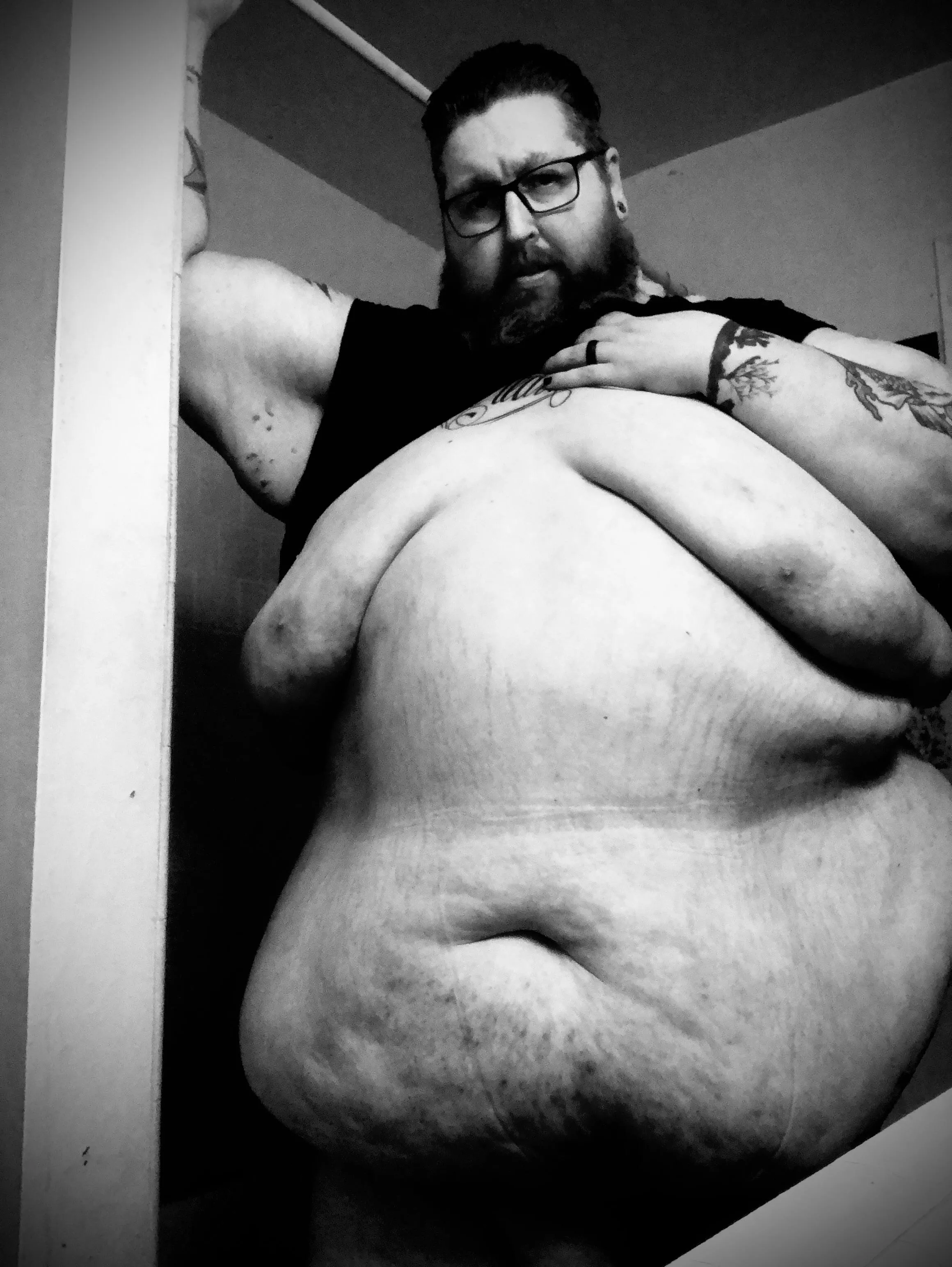 Kiss, cuddle or grind is doesn’t matter as long as you worship this tummy