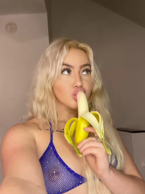 Lil blonde baby 😜