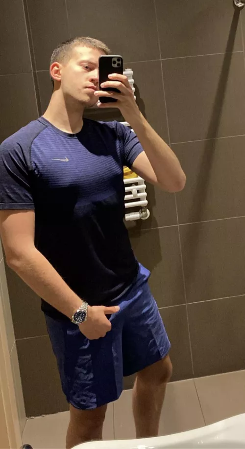 Looking for a pen pal :)