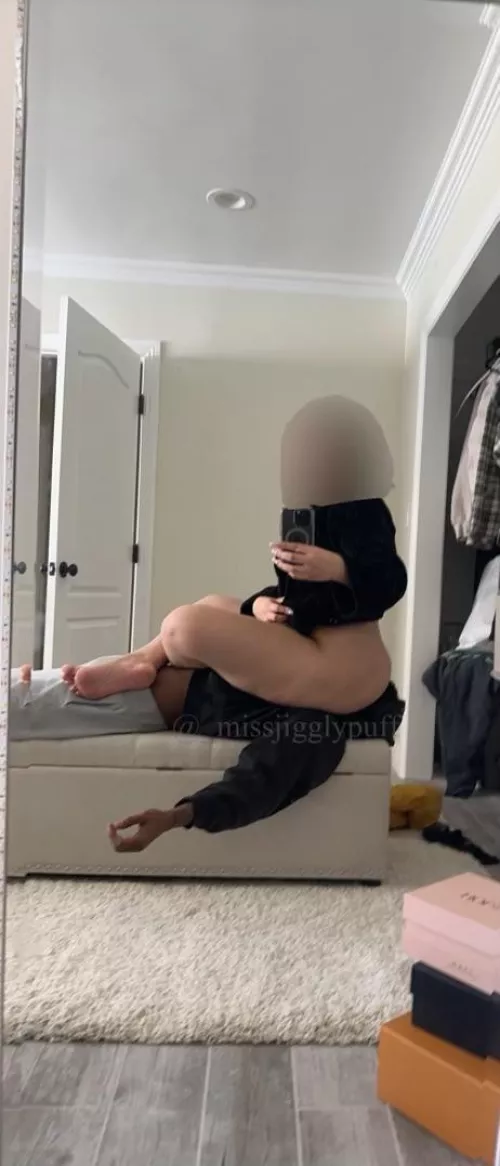 Meditating on a face is probably my favorite way to clear my mind , if he dies he dies 🤷🏻‍♀️