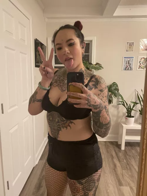 Mildly horny tattooed Asian at your service!