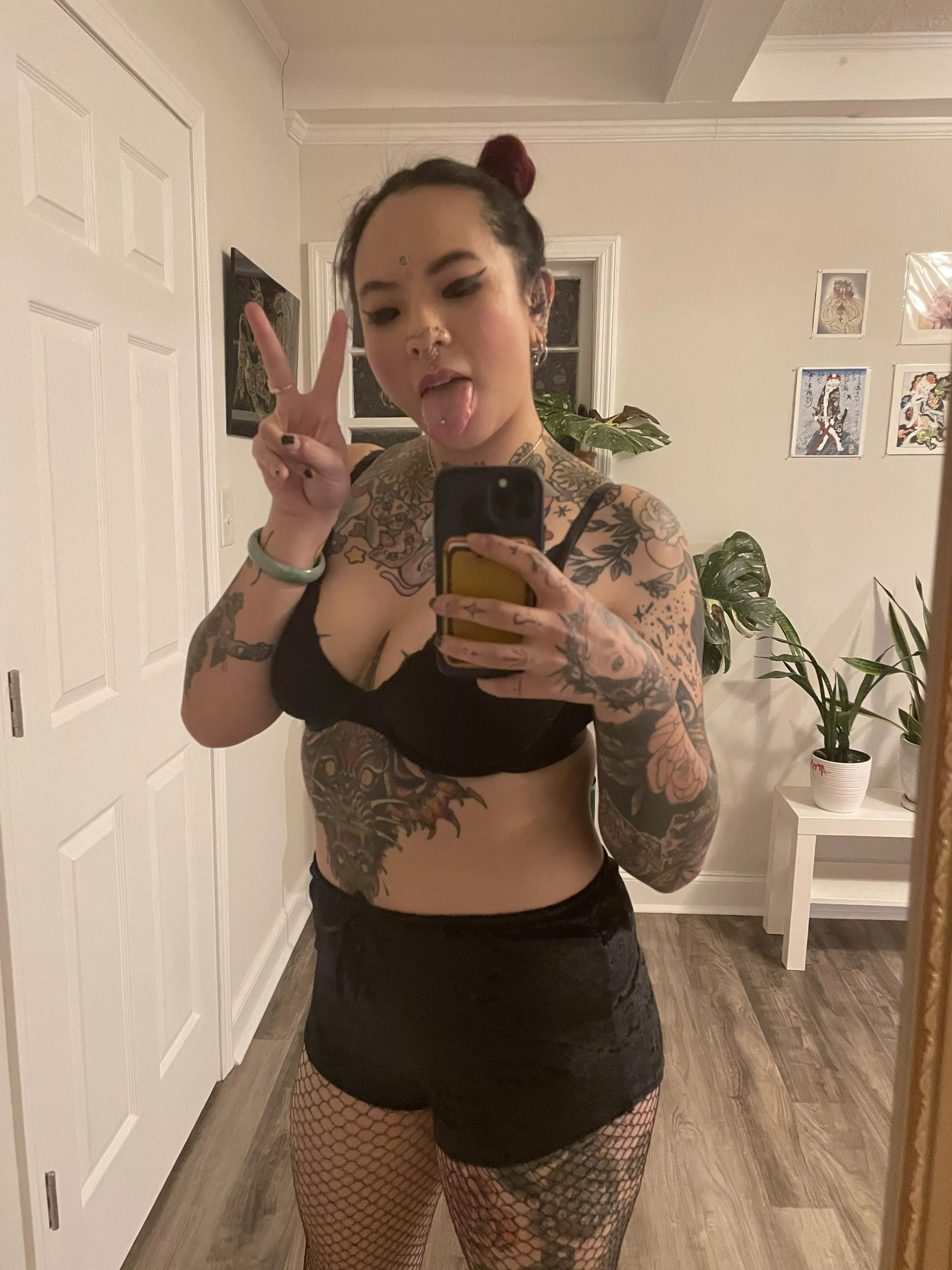 Mildly horny tattooed Asian at your service!