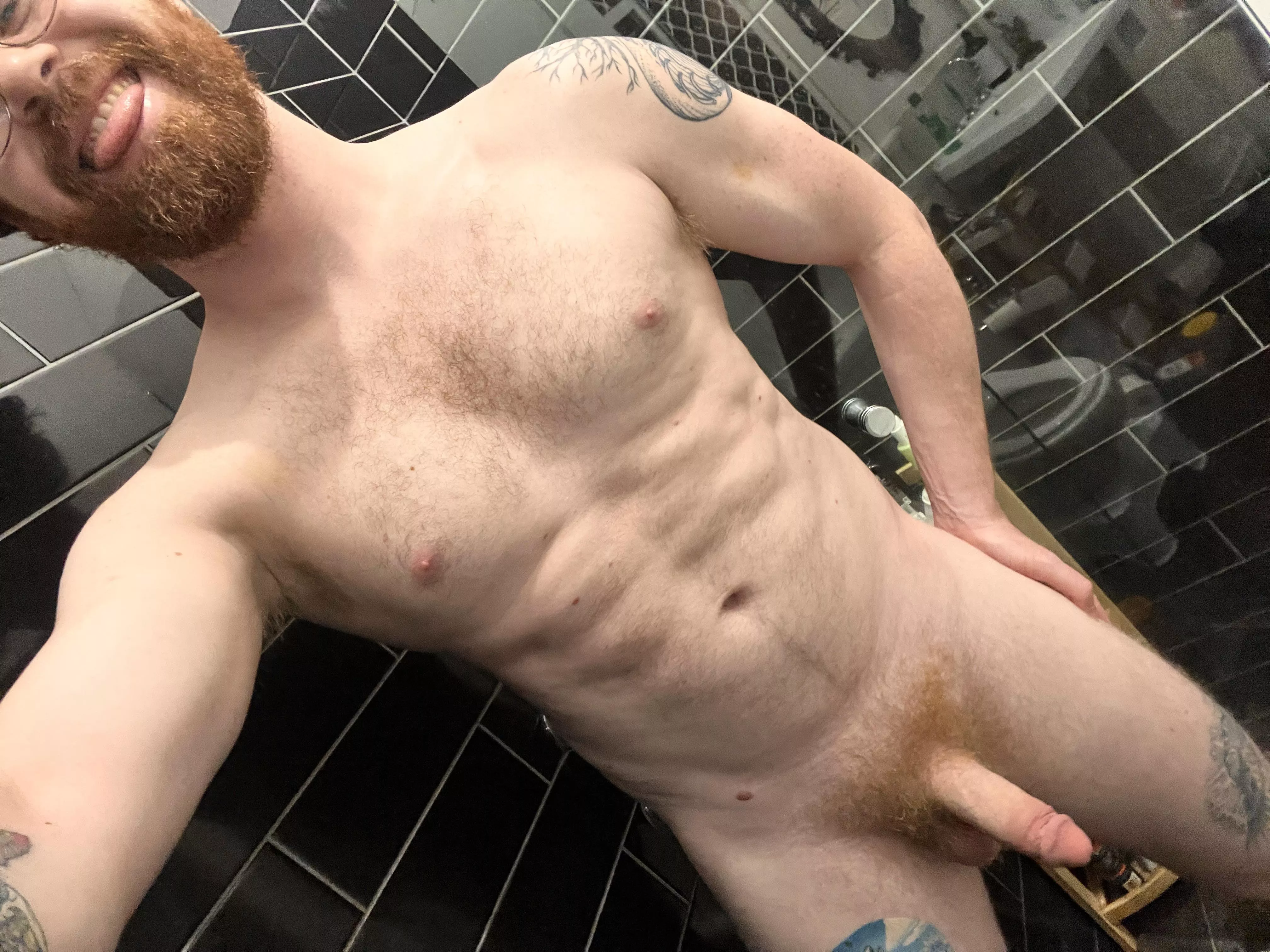 (M)y abs are slowly coming back and I couldn’t be happier! 💪