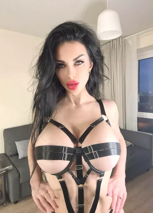 No caption.. yummy melons only