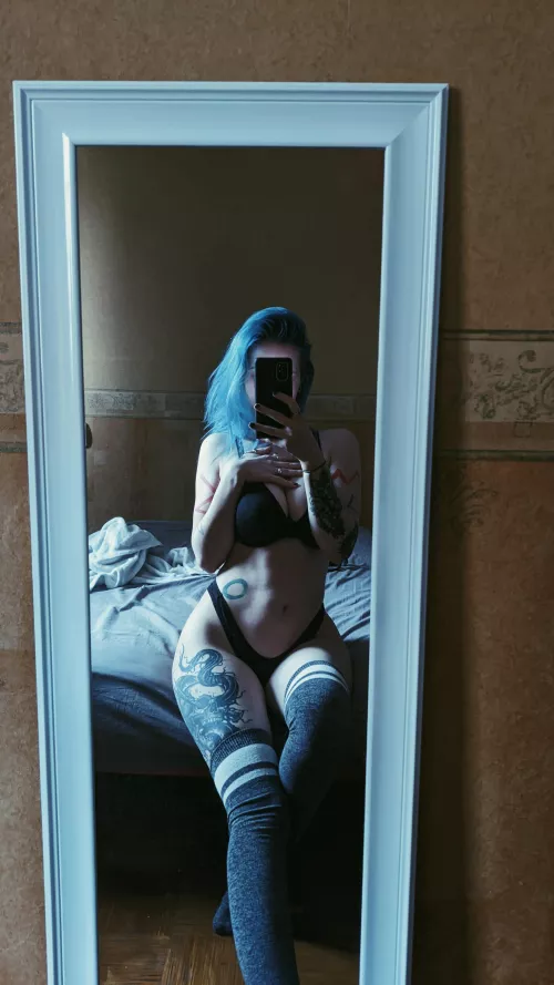 No touching, only looking 😈