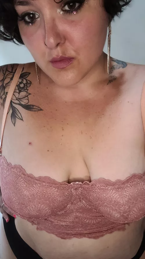 Pink cleavage, do you think this color suit me?