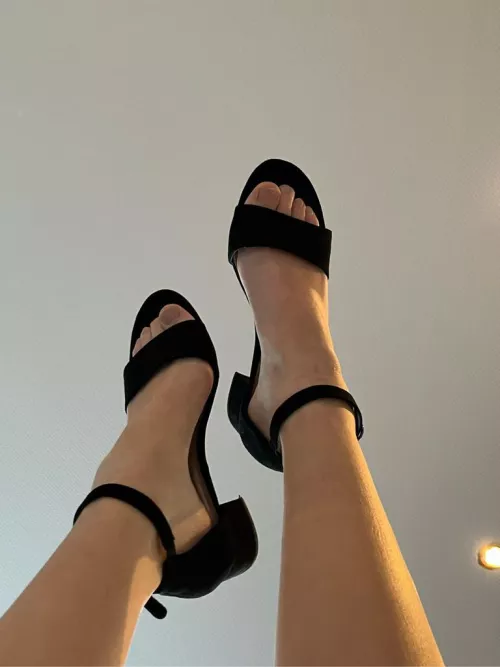 Put my heels up on your shoulder