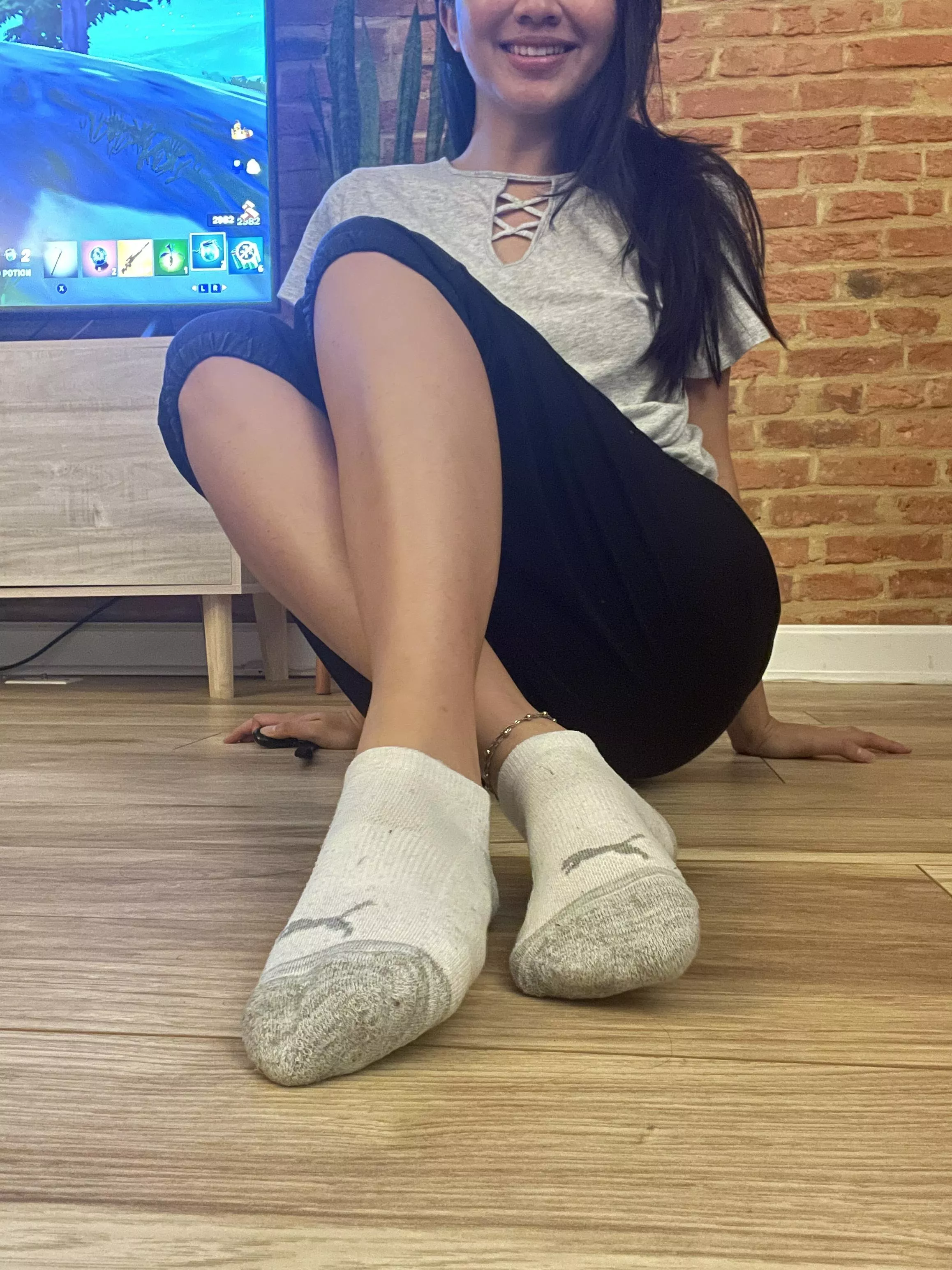 [Selling][US] I know you wanna sniff my used smelly socks, naughty boy 💜