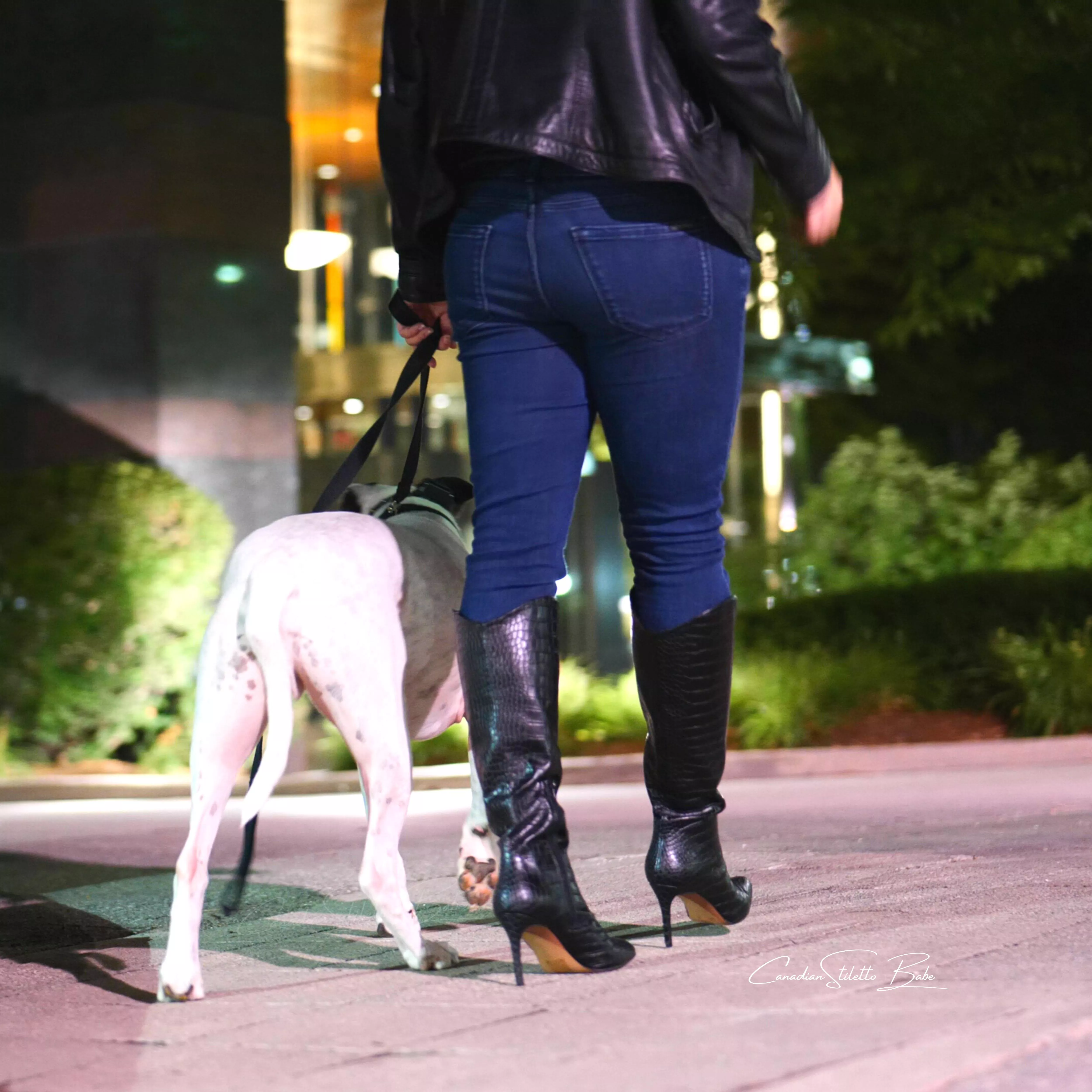 Simple boots and jeans combo