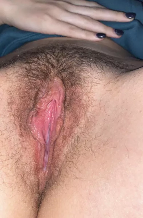 Soaked and hairy… please just come a little closer 😏