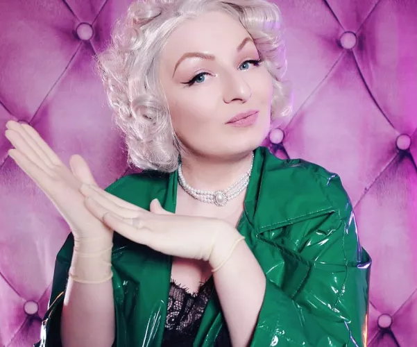 these gloves wanna be inside... need to check, you know... [f] [oc]