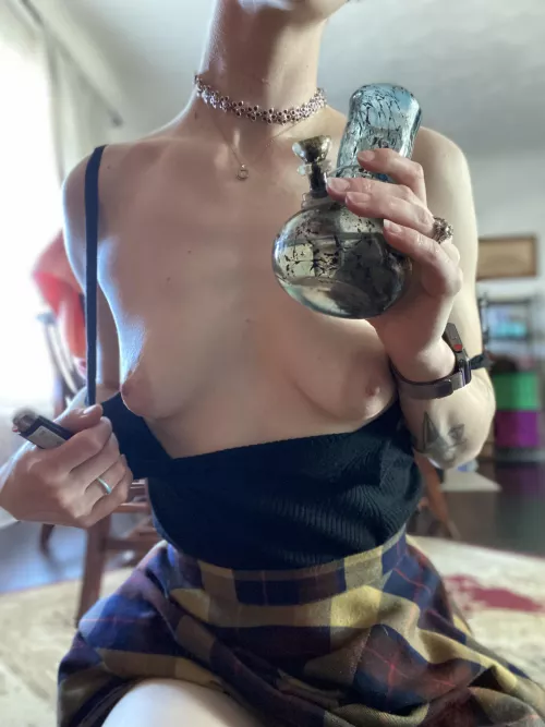 This is my favorite little bong (f25)