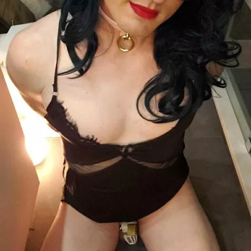 Waiting patiently for Daddy 😇